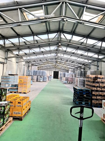 Depozit + 2600 mp teren