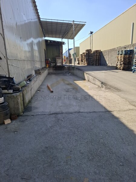 Depozit + 2600 mp teren